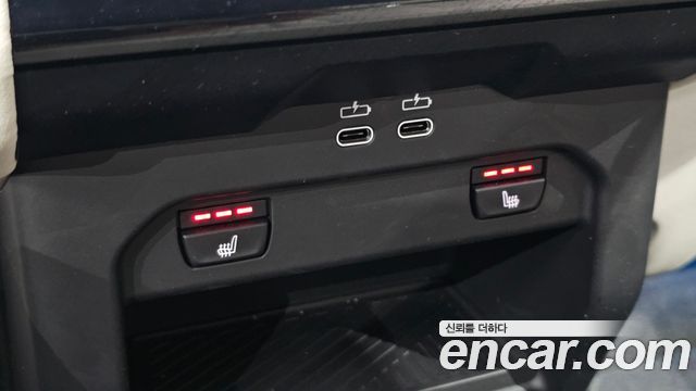 BMW 5-Series 2025 — photo 19
