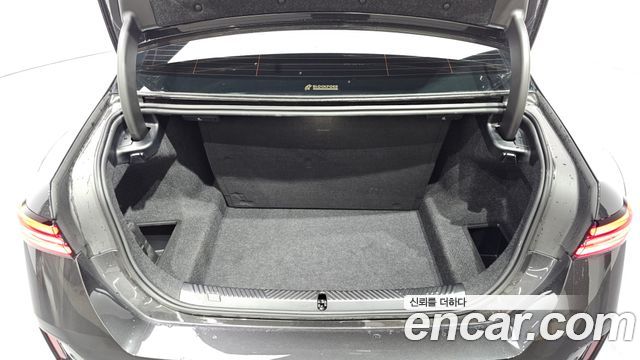 BMW 5-Series 2025 — photo 24