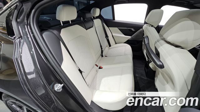 BMW 5-Series 2025 — photo 25