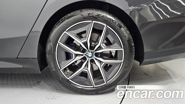 BMW 5-Series 2025 — photo 7