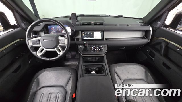 Land Rover Defender 2020 — photo 10