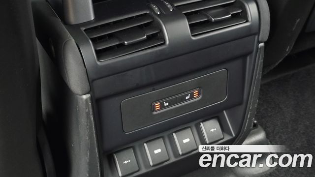 Land Rover Defender 2020 — photo 22