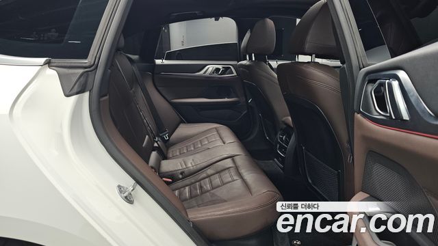 BMW 4-Series 2022 — photo 18