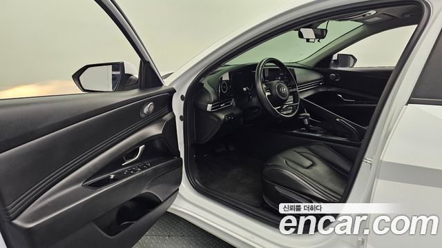 Hyundai AVANTE 2023 — photo 13