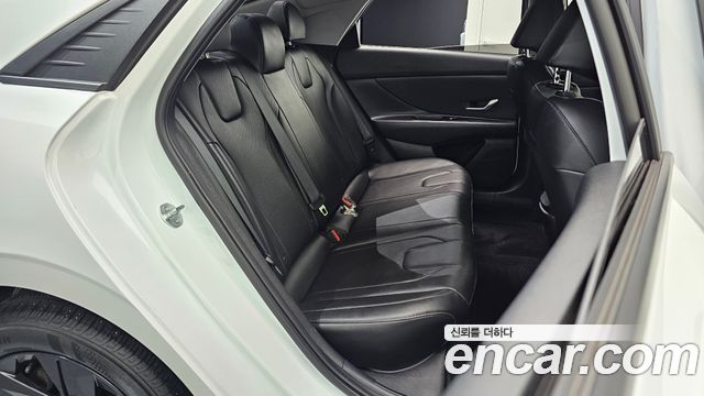 Hyundai AVANTE 2023 — photo 17
