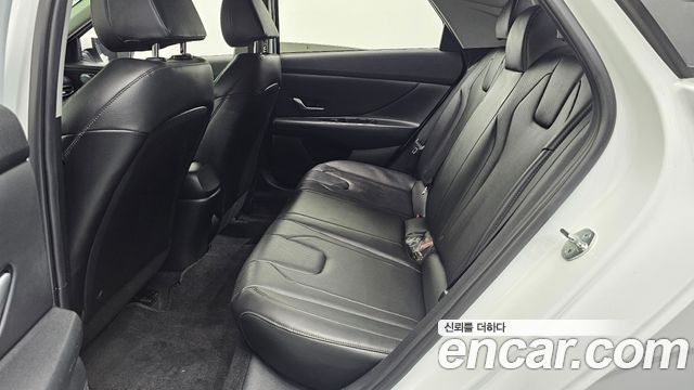 Hyundai AVANTE 2023 — photo 18