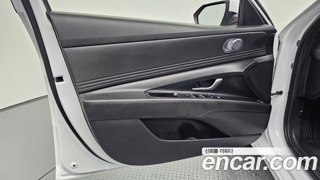 Hyundai AVANTE 2023 — photo 14