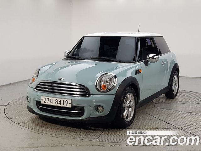 Mini Cooper 2011 — photo 1