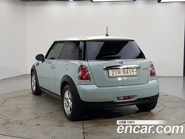 Mini Cooper 2011 — photo 3
