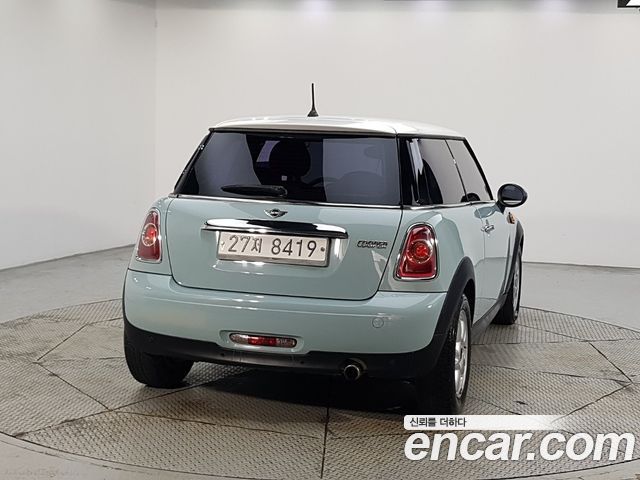 Mini Cooper 2011 — photo 4