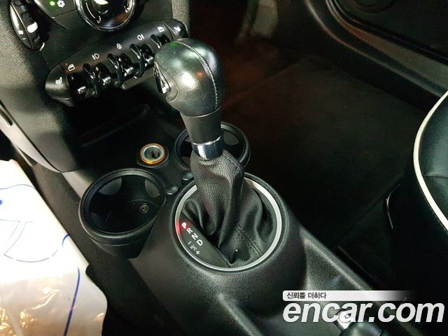 Mini Cooper 2011 — photo 8