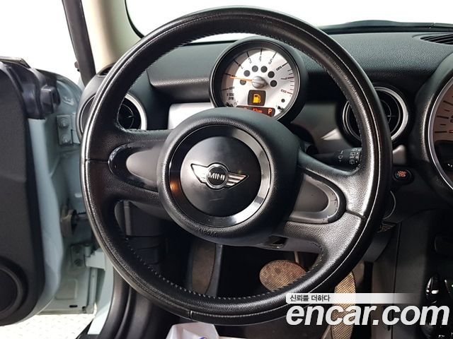 Mini Cooper 2011 — photo 9