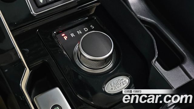 Land Rover Discovery 2016 — photo 9