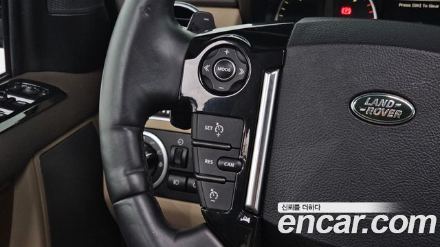 Land Rover Discovery 2016 — photo 15