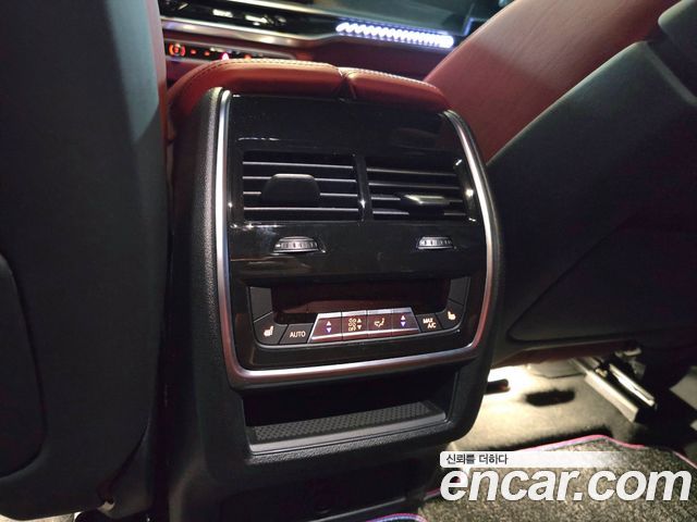 BMW X6M 2026 — photo 9