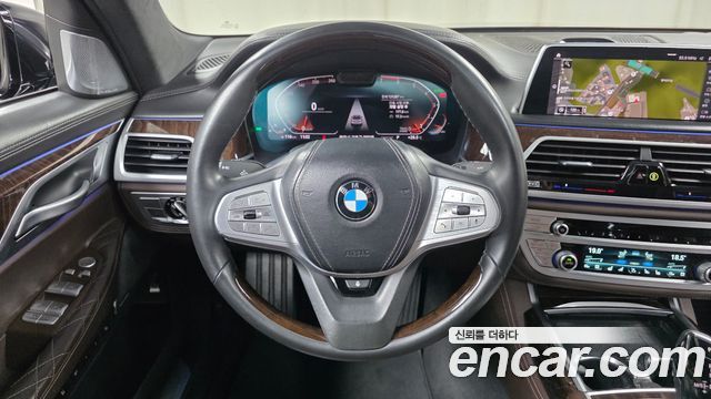 BMW 7-Series 2020 — photo 21
