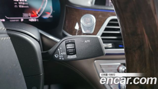 BMW 7-Series 2020 — photo 25