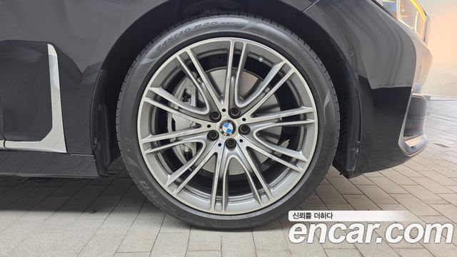 BMW 7-Series 2020 — photo 7