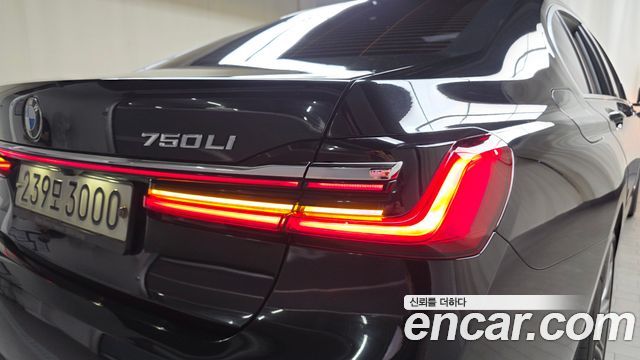 BMW 7-Series 2020 — photo 9