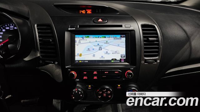 Kia K3 2015 — photo 14