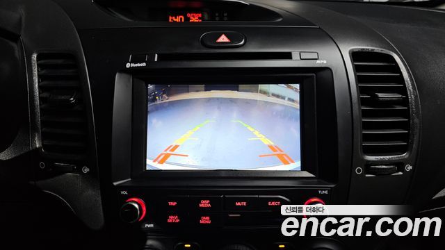 Kia K3 2015 — photo 15