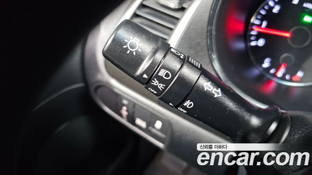 Kia K3 2015 — photo 16