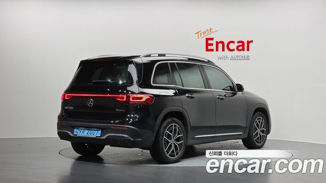 Mercedes-Benz EQB 2023 — photo 2