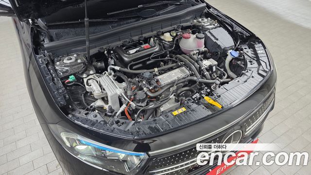 Mercedes-Benz EQB 2023 — photo 6