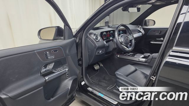 Mercedes-Benz EQB 2023 — photo 10