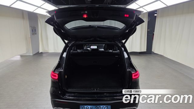 Mercedes-Benz EQB 2023 — photo 20
