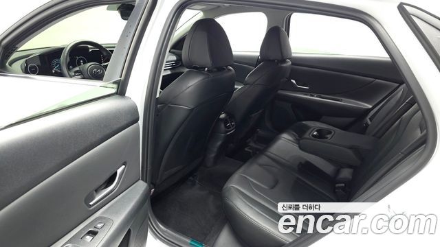 Hyundai AVANTE 2023 — photo 18