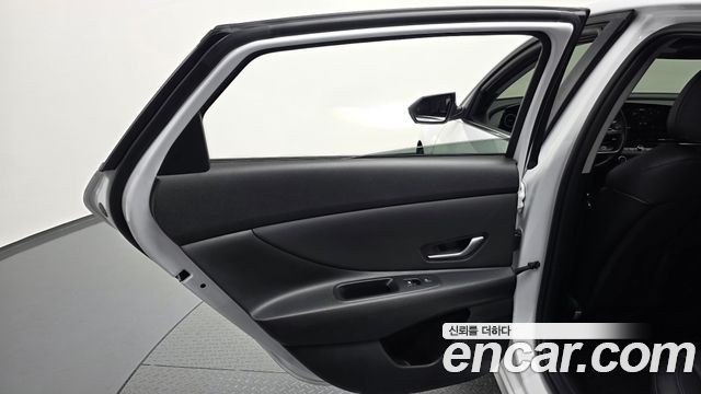 Hyundai AVANTE 2023 — photo 15