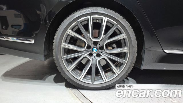 BMW 7-Series 2020 — photo 5