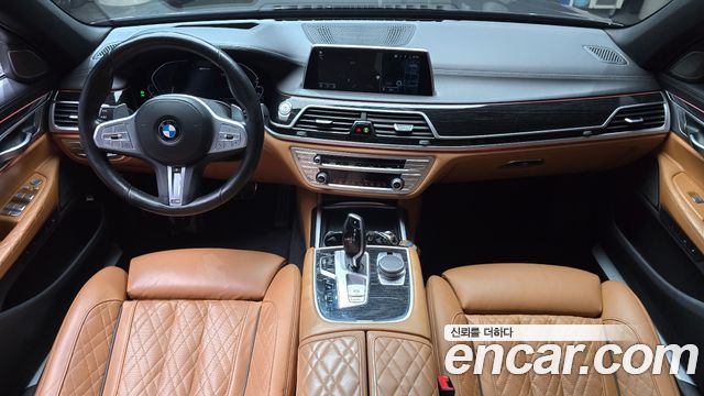 BMW 7-Series 2020 — photo 10