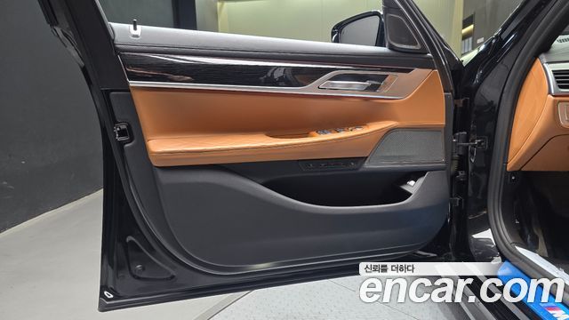 BMW 7-Series 2020 — photo 14
