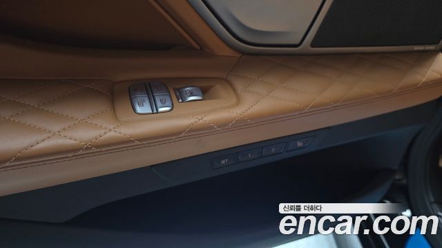 BMW 7-Series 2020 — photo 29