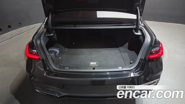 BMW 7-Series 2020 — photo 34