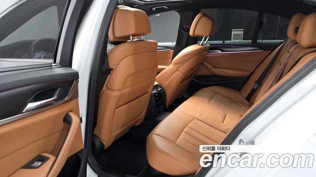 BMW 5-Series 2023 — photo 11