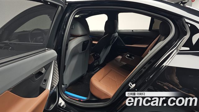 BMW i5 2025 — photo 16