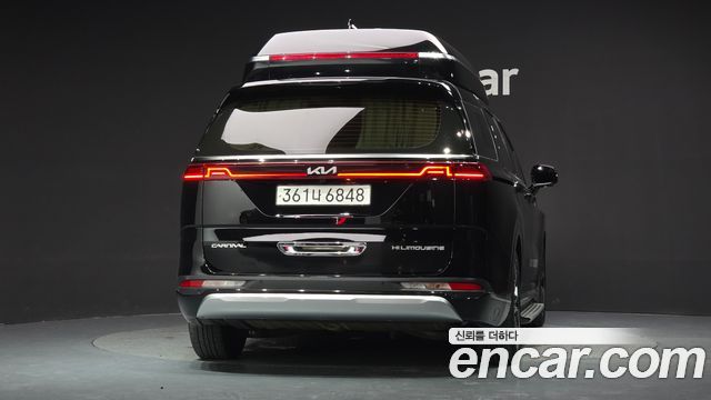 Kia Canival 2023 — photo 4