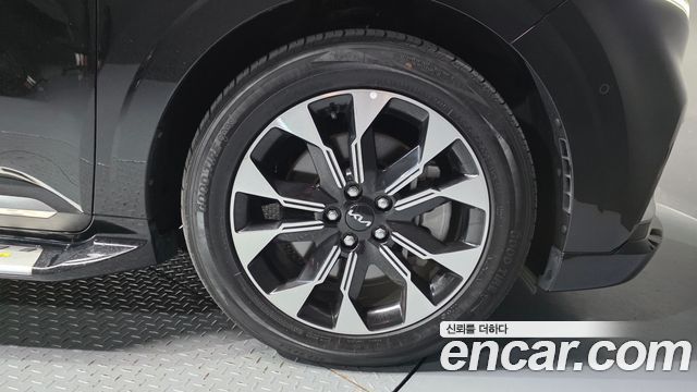 Kia Canival 2023 — photo 7