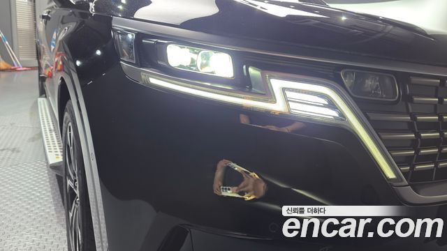 Kia Canival 2023 — photo 8