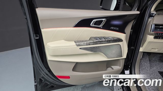 Kia Canival 2023 — photo 14