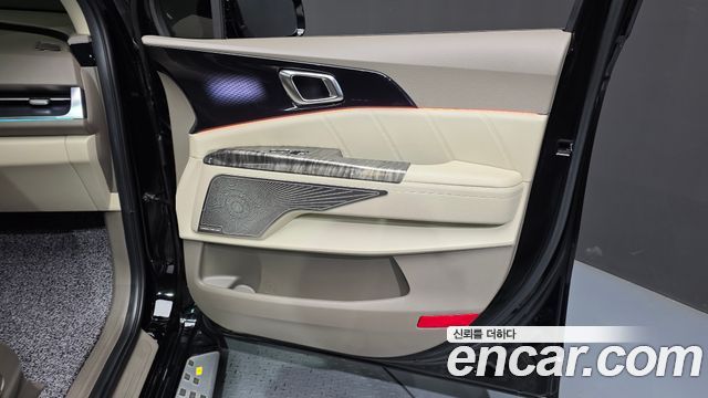 Kia Canival 2023 — photo 15