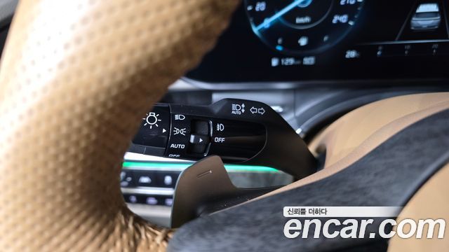Kia Canival 2023 — photo 29