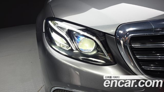Mercedes-Benz E-Class 2019 — photo 8
