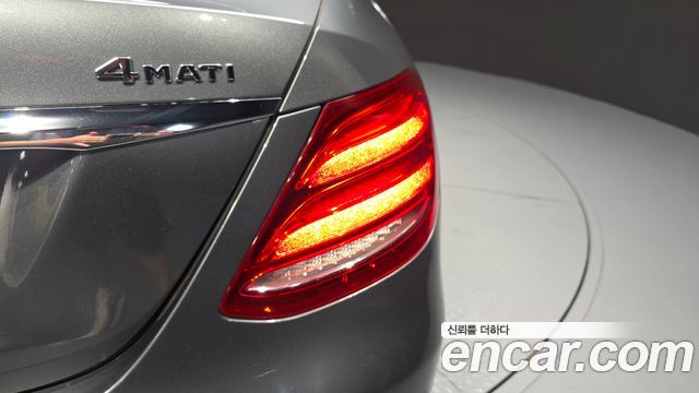 Mercedes-Benz E-Class 2019 — photo 9