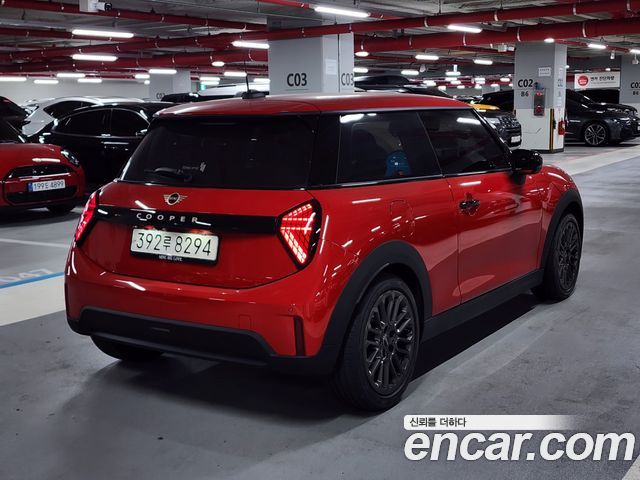 Mini Cooper 2025 — photo 2