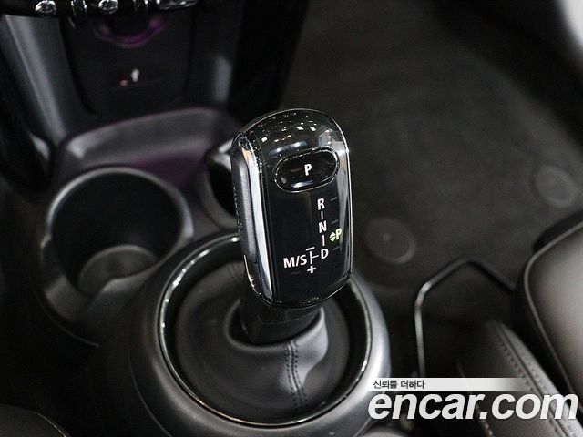 Mini Cooper 2023 — photo 8