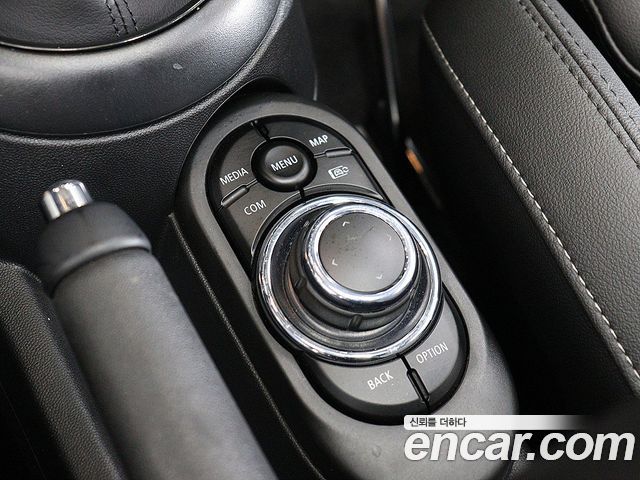 Mini Cooper 2023 — photo 11